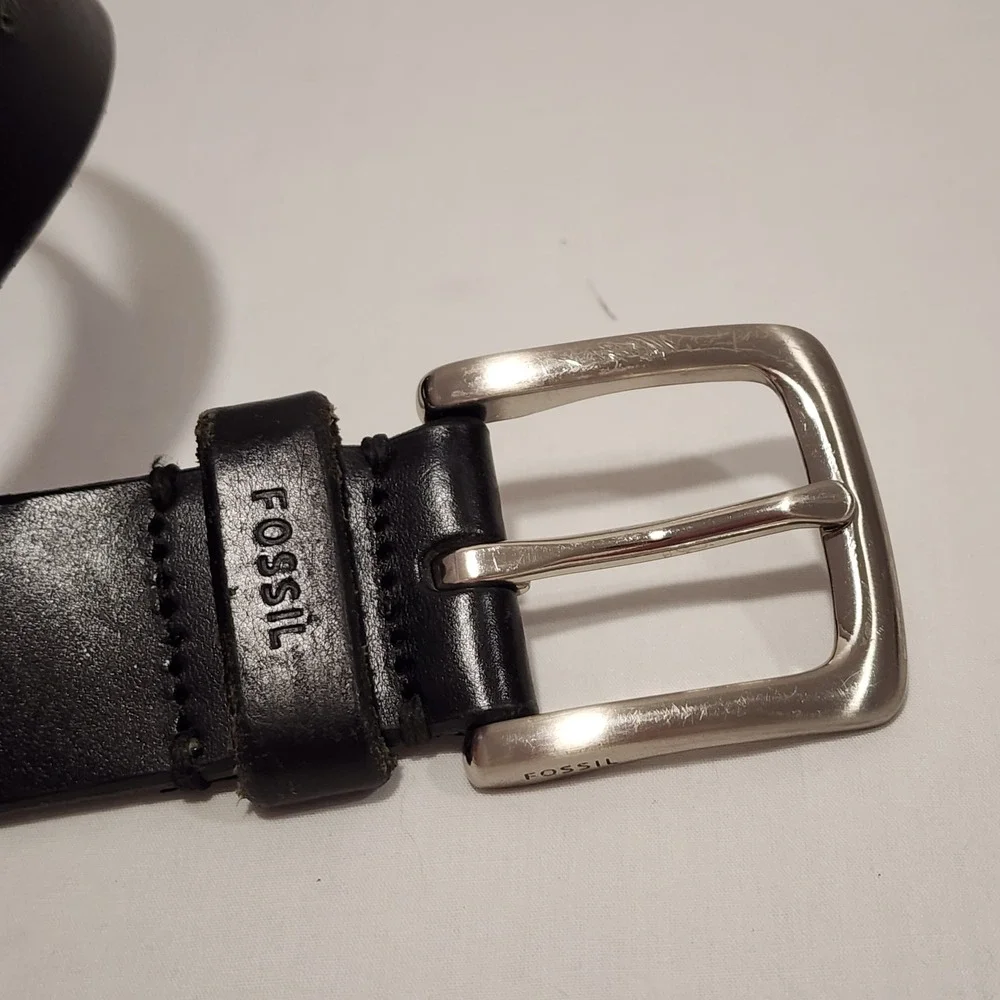 Fossil Mens Black Genuine‎ Leather Belt Silver Buckle Size 38 MB125200138
